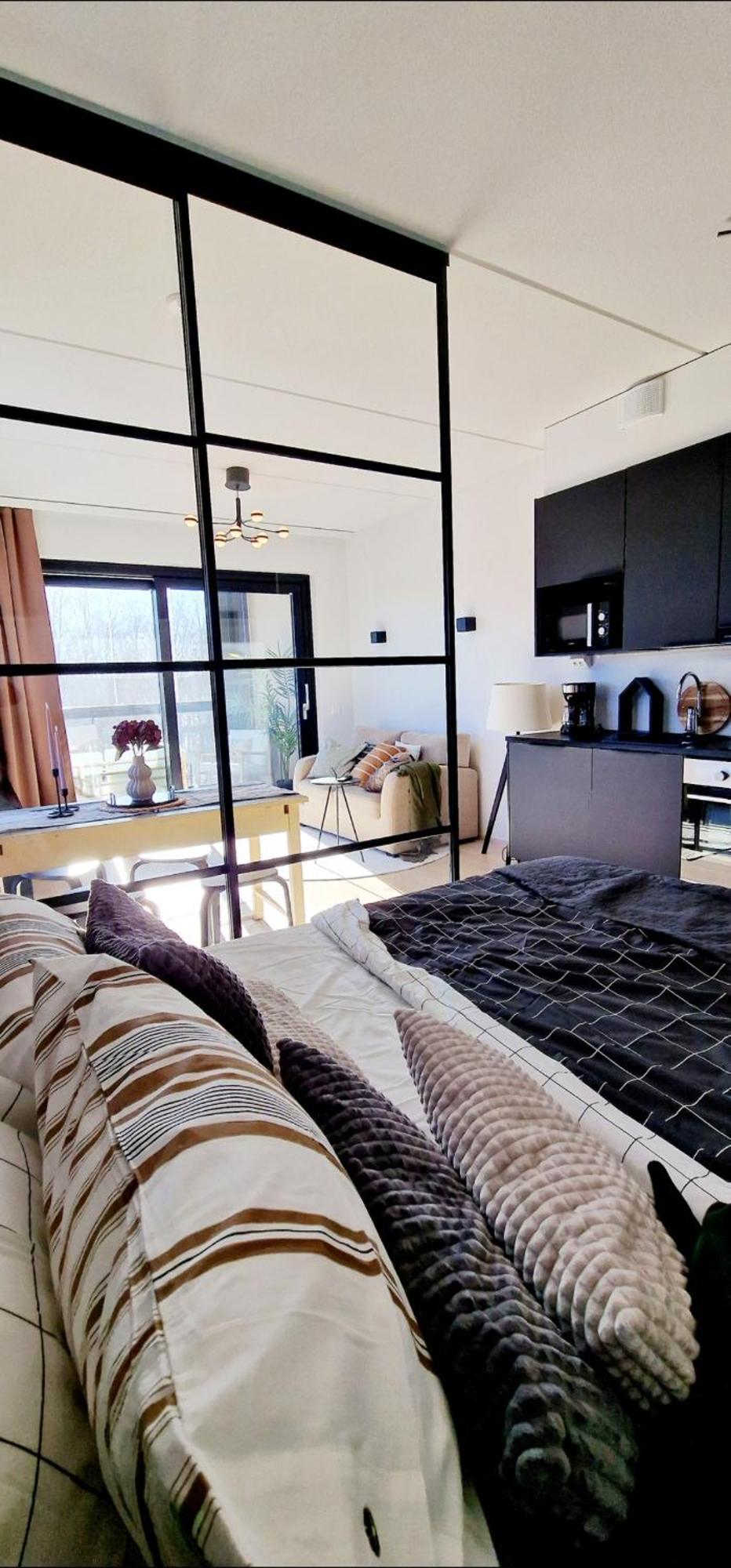 Modern Apartment Near Tampereen Messukeskus, With Own Private And Free Parking 외부 사진