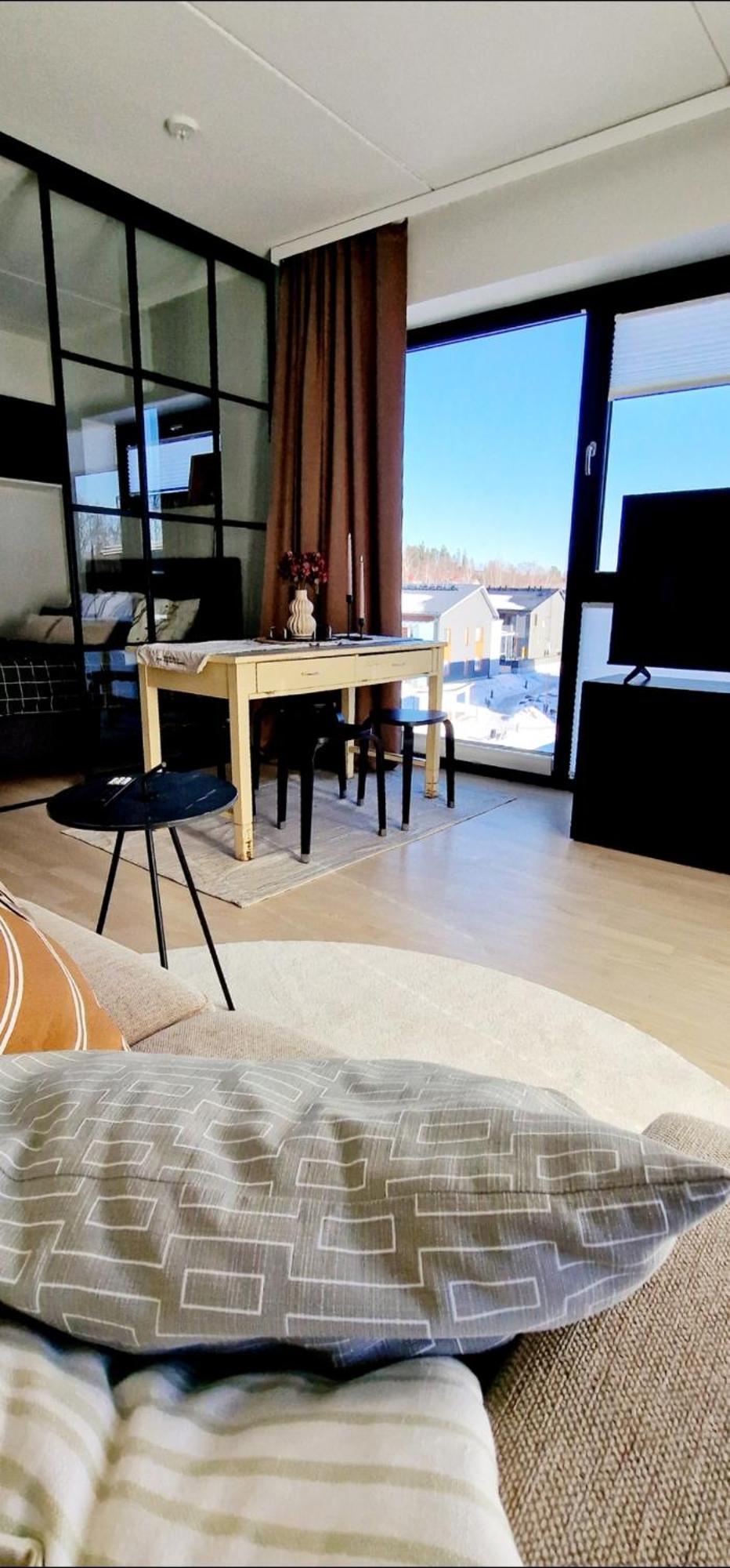 Modern Apartment Near Tampereen Messukeskus, With Own Private And Free Parking 외부 사진